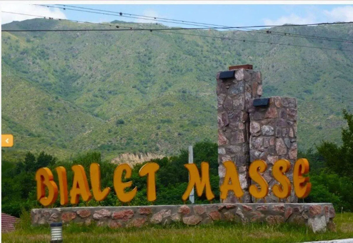 SE VENDE LOTE 1004 M2 EN BIALET MASSE C ESCRITURA 2