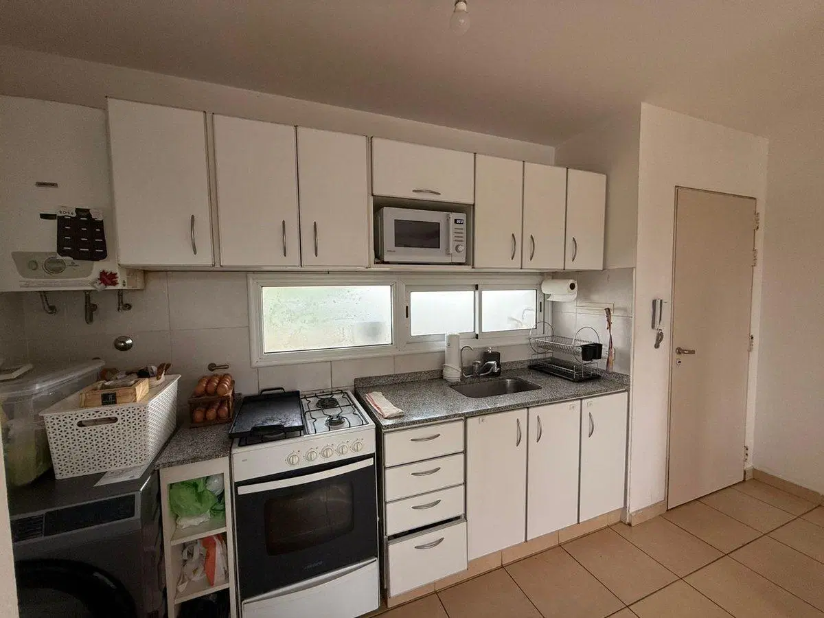 CASA EN VENTA 3 DORM CON BALCÓN EN LICEO TERCERO 3