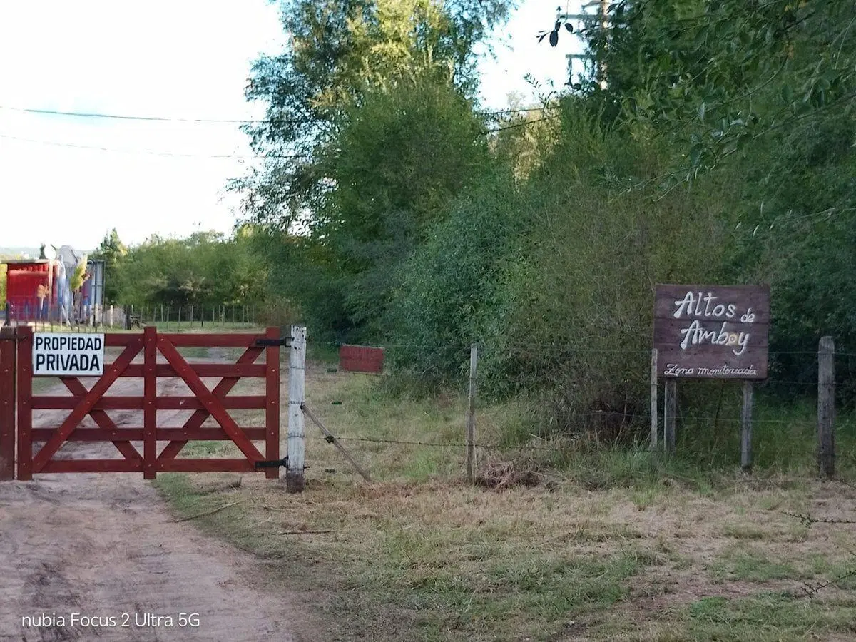 GRAN TERRENO EN ALTOS DE AMBOY 2918m2 B.CERRADO 4