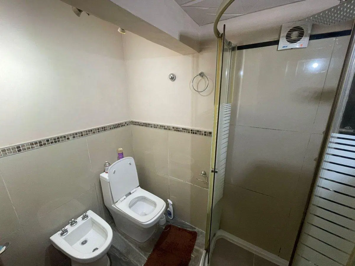 VENTA CASA 4 DORMITORIOS CON LOCAL ZONA SUR 2