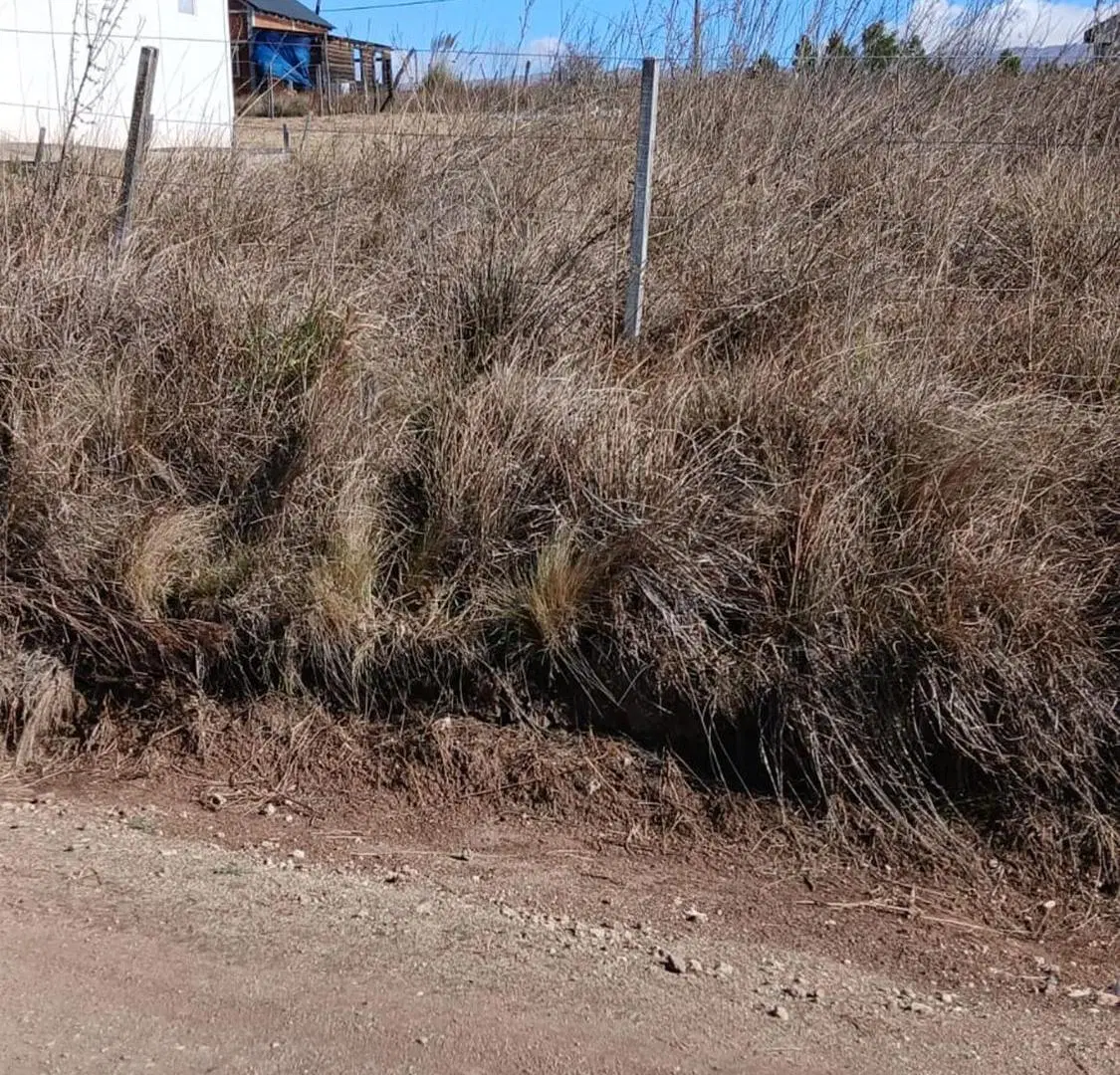 SE VENDE TERRENO DE 600 m2 EN VILLA YACANTO C/SERV 2