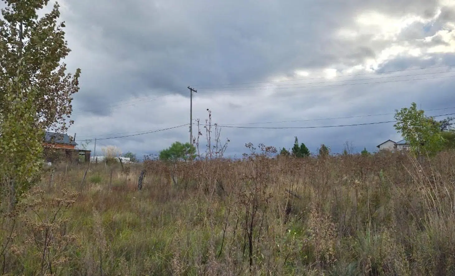 SE VENDE TERRENO DE 600 m2 EN VILLA YACANTO C/SERV 4