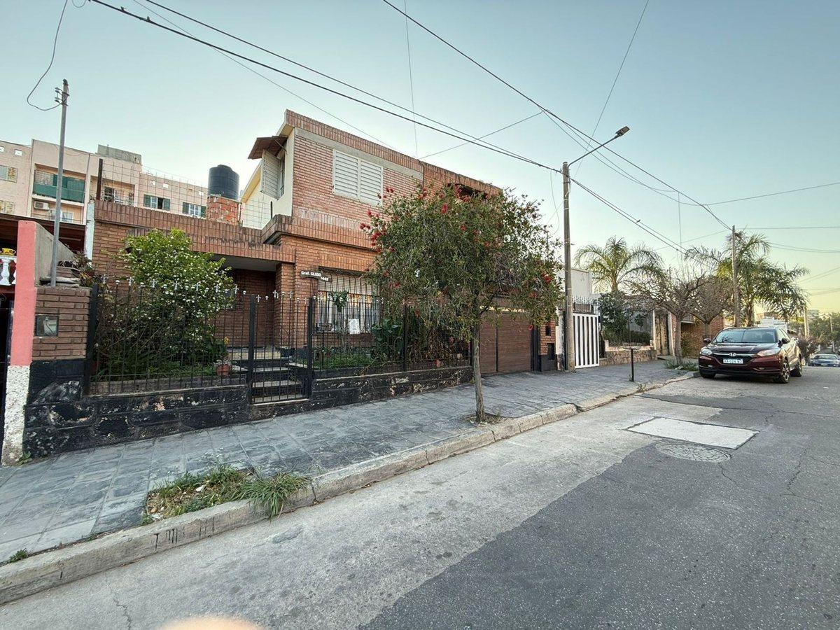 Casa en Venta 4 dormitorios Apta Crédito.