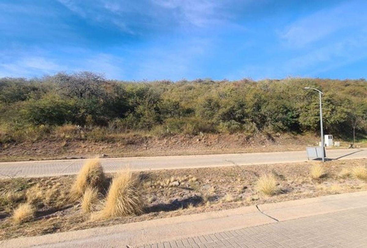 VENTA LOTE 1037 M2 B° LA DESEADA SIN PENDIENTE