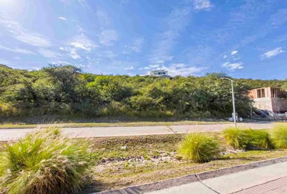 VENTA LOTE 1037 M2 B° LA DESEADA SIN PENDIENTE 2