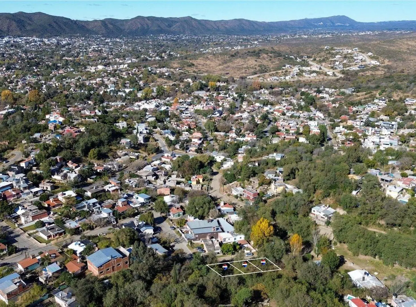 EN VENTA LOTE VILLA CARLOS PAZ 595M2 5