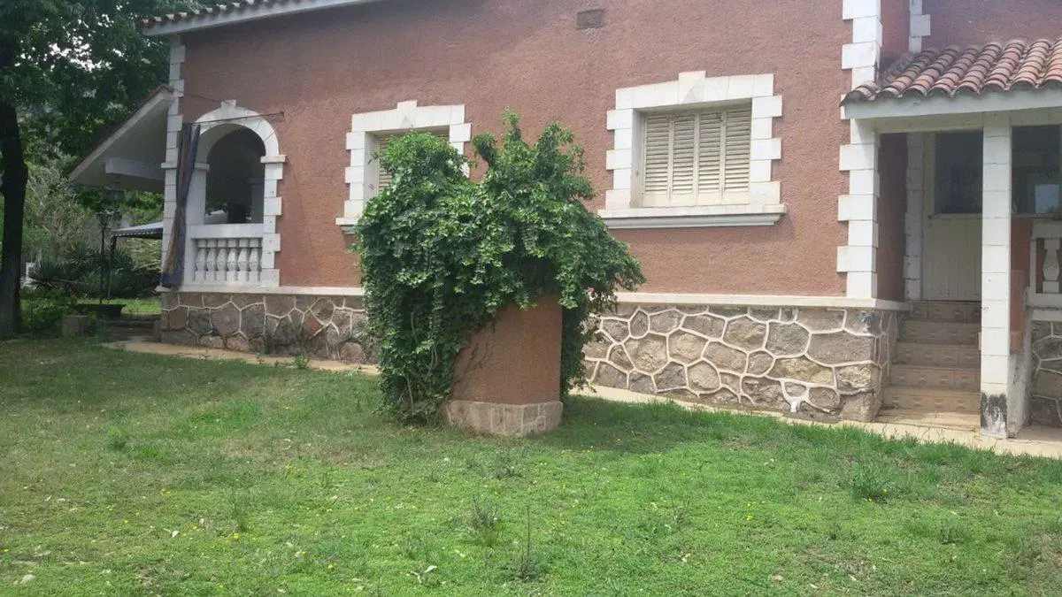Venta Casa Estilo Colonial salida privada al Rio 4