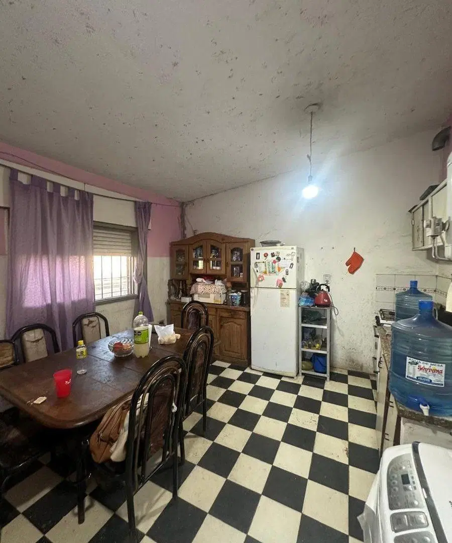 CASA ESQUINA A REFACCIONAR + DEPTO EN FERREYRA 2