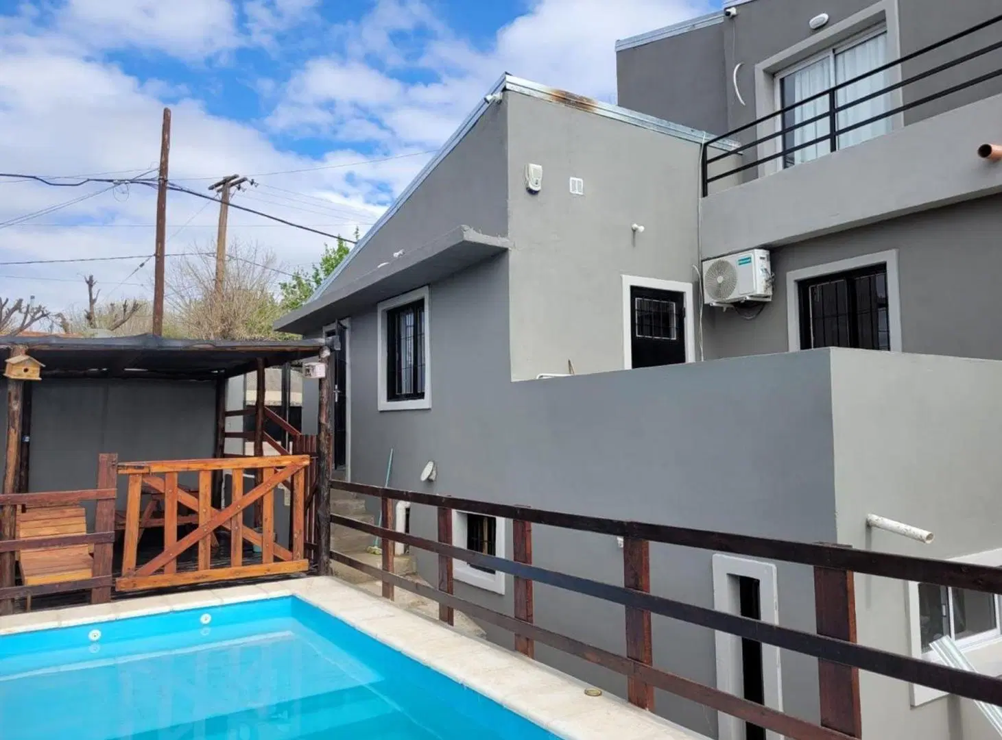 TRES DPTOS CON PISCINA A 500 MTS CENTRO COSQUIN 5
