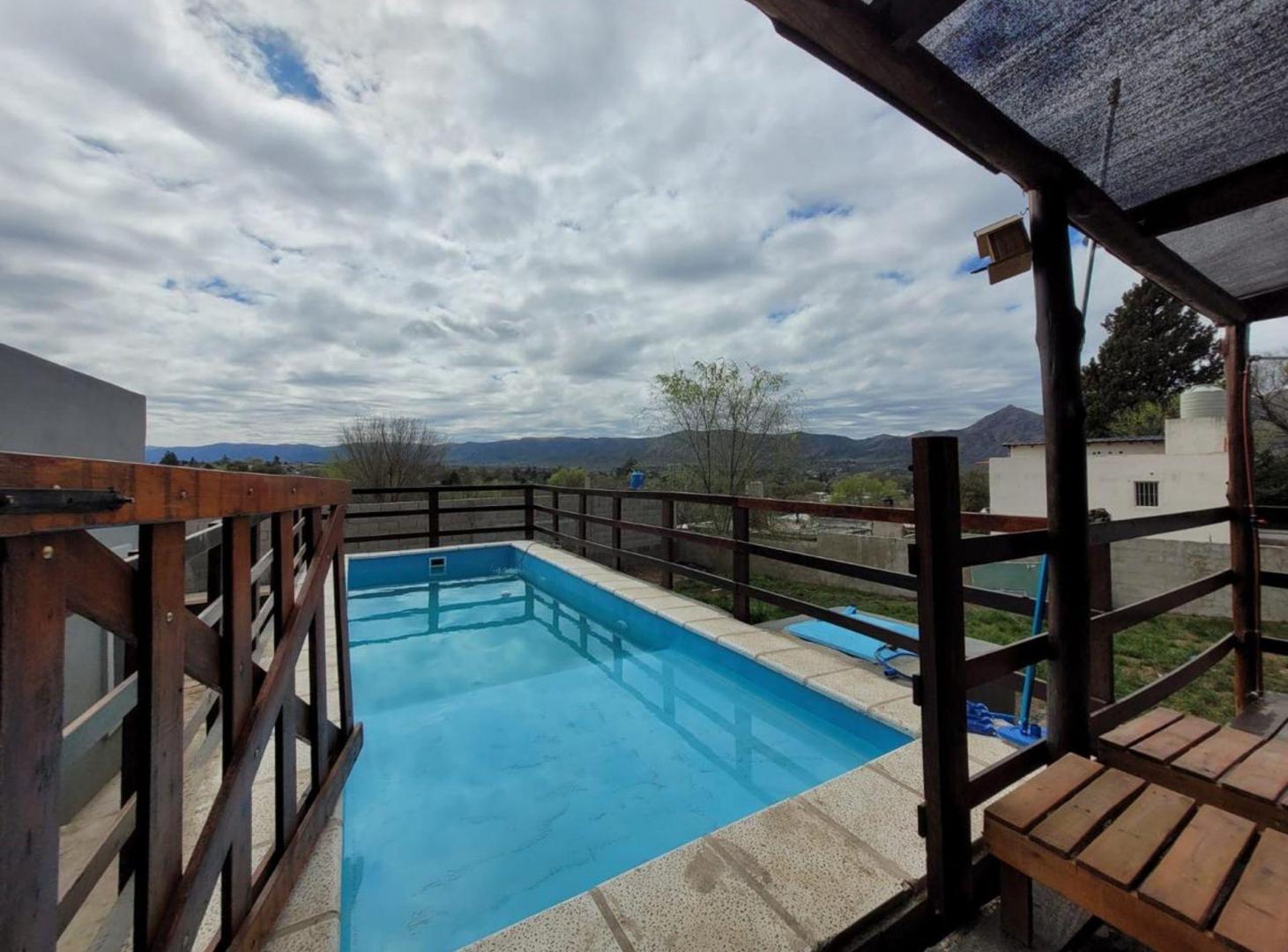 TRES DPTOS CON PISCINA A 500 MTS CENTRO COSQUIN