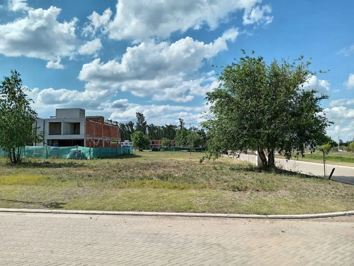 TERRENO DE 305M2 EN VENTA EN NUEVO MALAGUEÑO 4