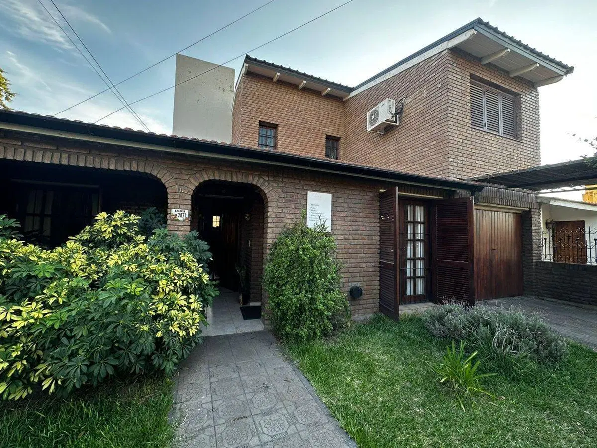 CASA 3 DORMITORIOS BARRIO BAJO PALERMO 2
