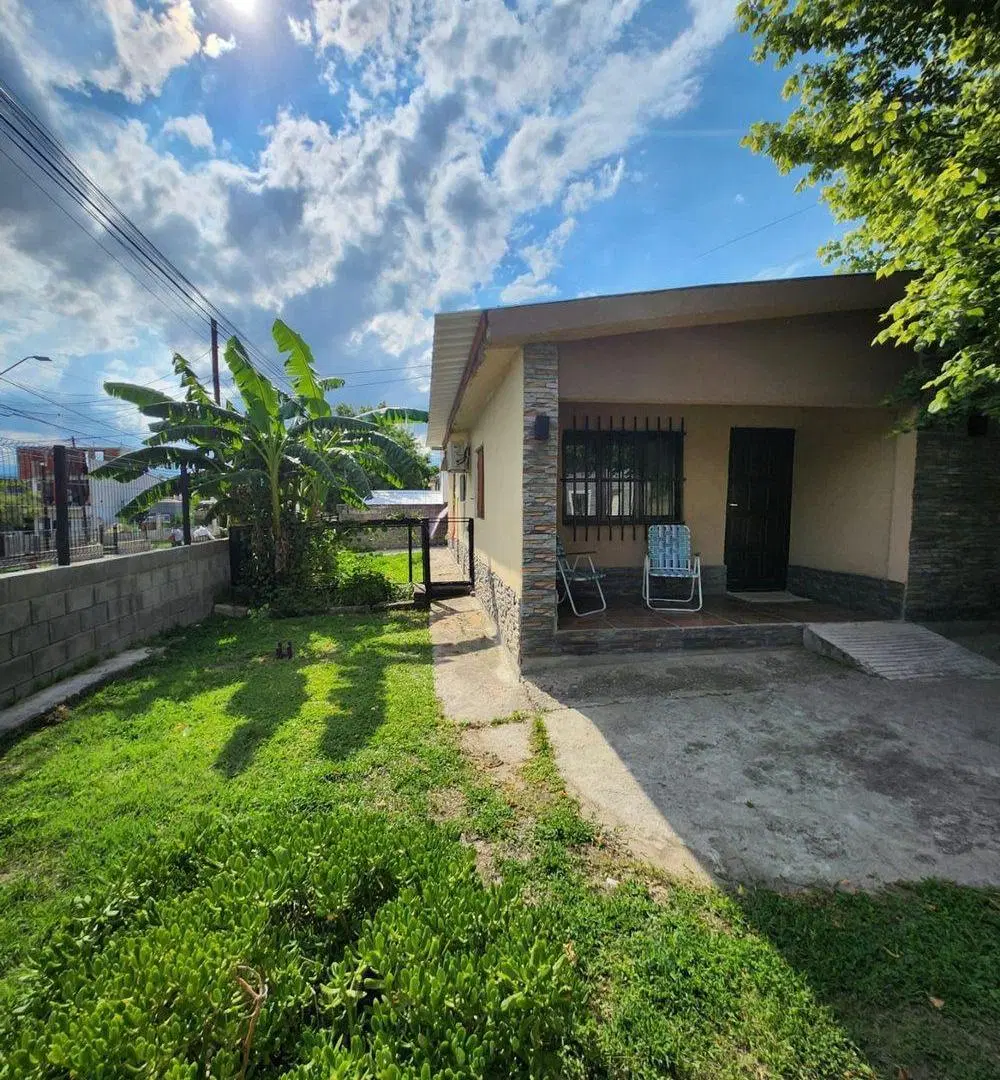 VENDO CASA 87 M2 EN CARLOS PAZ CON DEPTO, INVERSOR 3