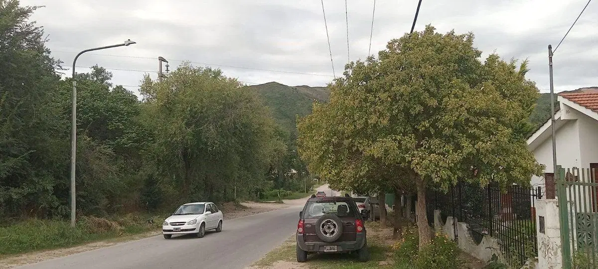 VENTA TERRENO 564m sobre Av. FERRARINI LA FALDA 5