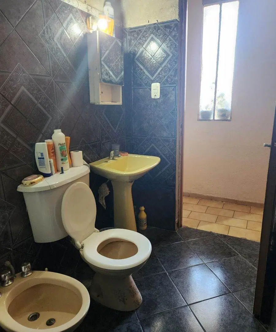 VENTA CASA  ARGUELLO NORTE  4 DORMITORIOS (UOCRA) 4
