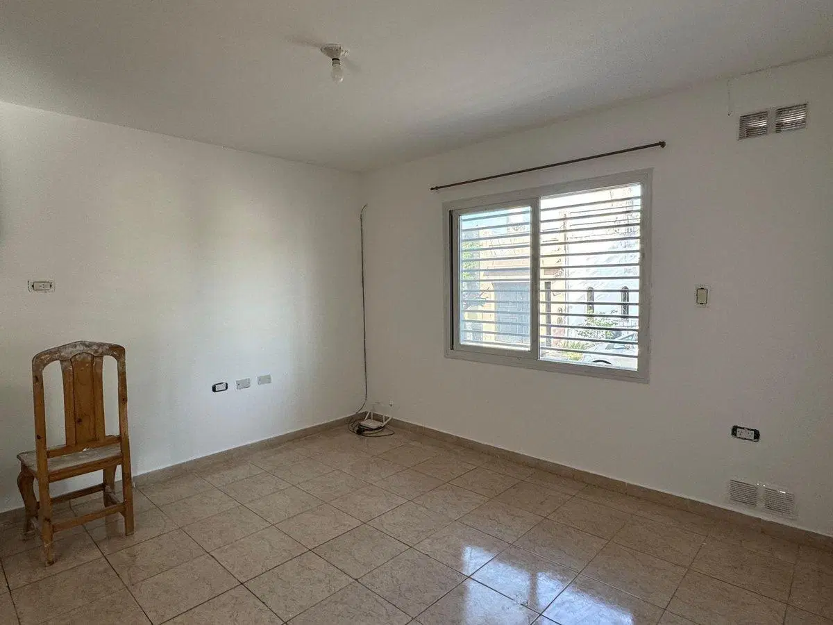 VENTA DEPTO 1 DORM PLANTA BAJA Y PATIO DESOCUPADO 2