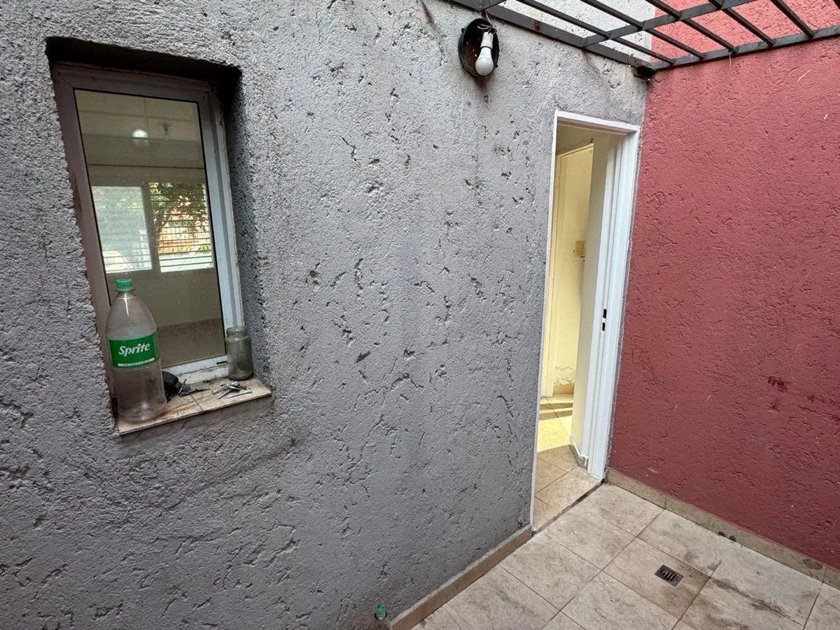 VENTA DEPTO 1 DORM PLANTA BAJA Y PATIO DESOCUPADO 3