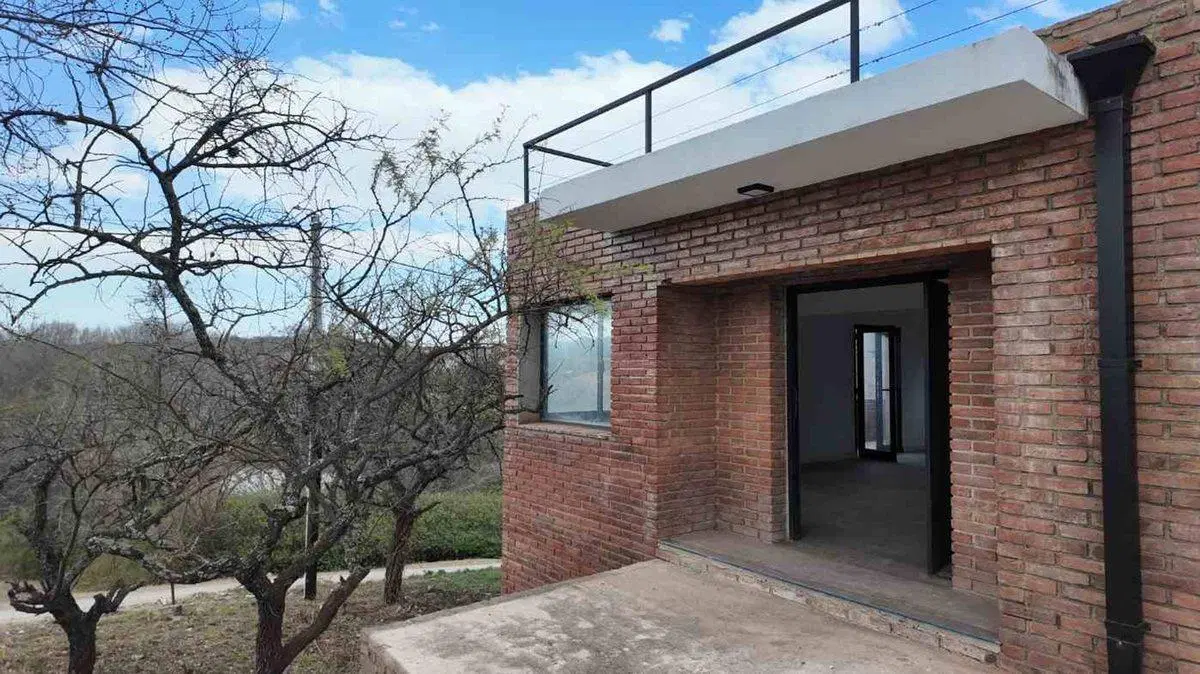 CASA A LA VENTA A ESTRENAR LOS AROMITOS 8