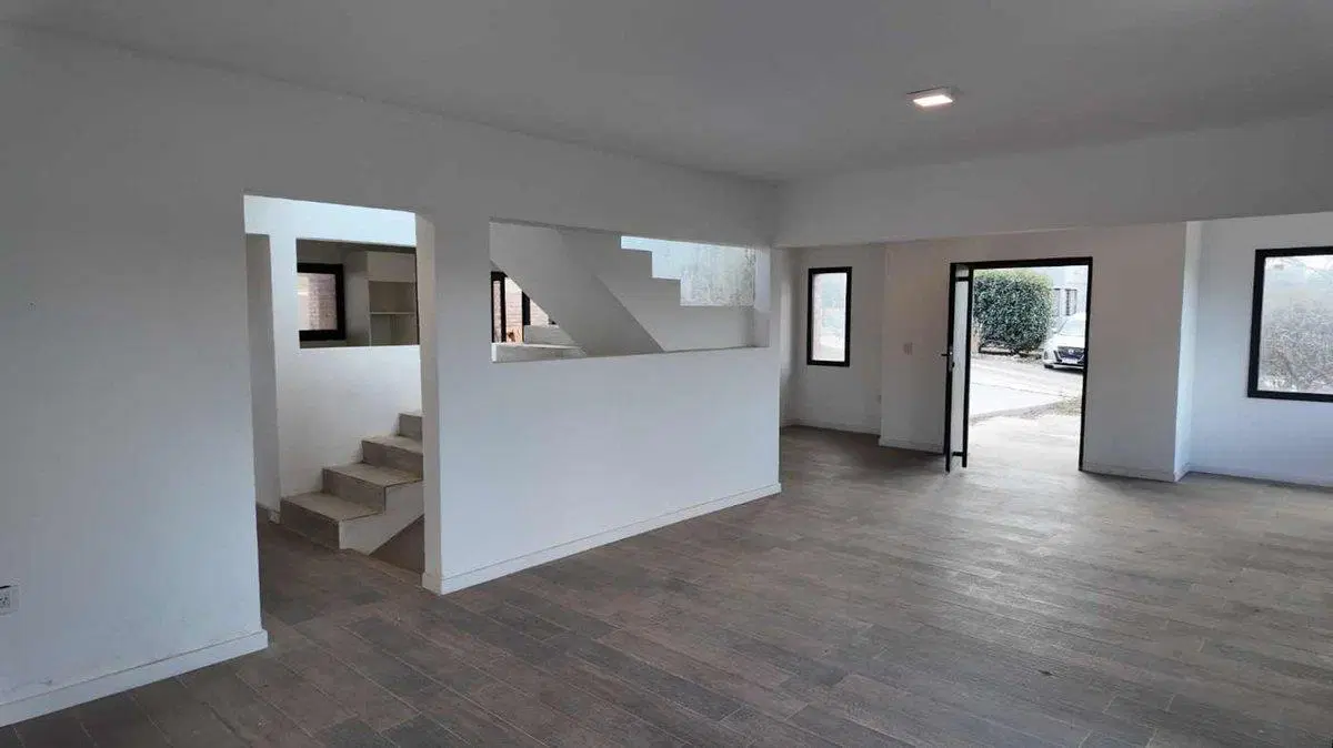 CASA A LA VENTA A ESTRENAR LOS AROMITOS 4