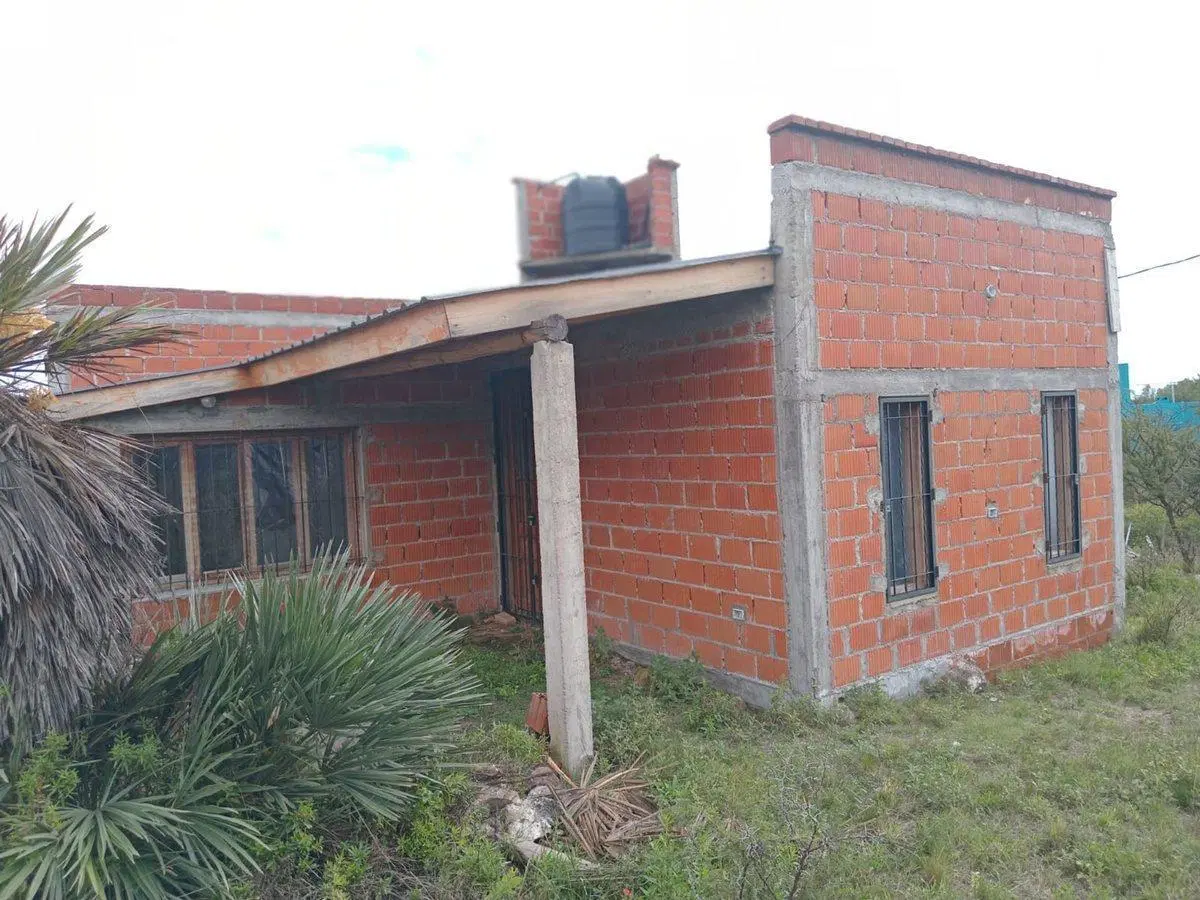 CASA A TERMINAR EN AGUAS AZULES CAPILLA DEL MONTE 5