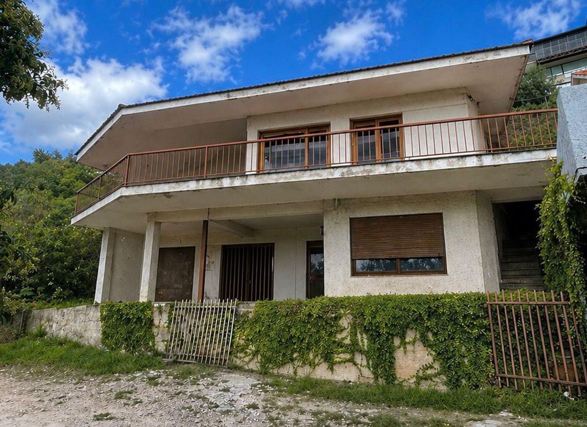 CASA EN VENTA 3 DORMITORIOS CARLOS PAZ A REMODELAR