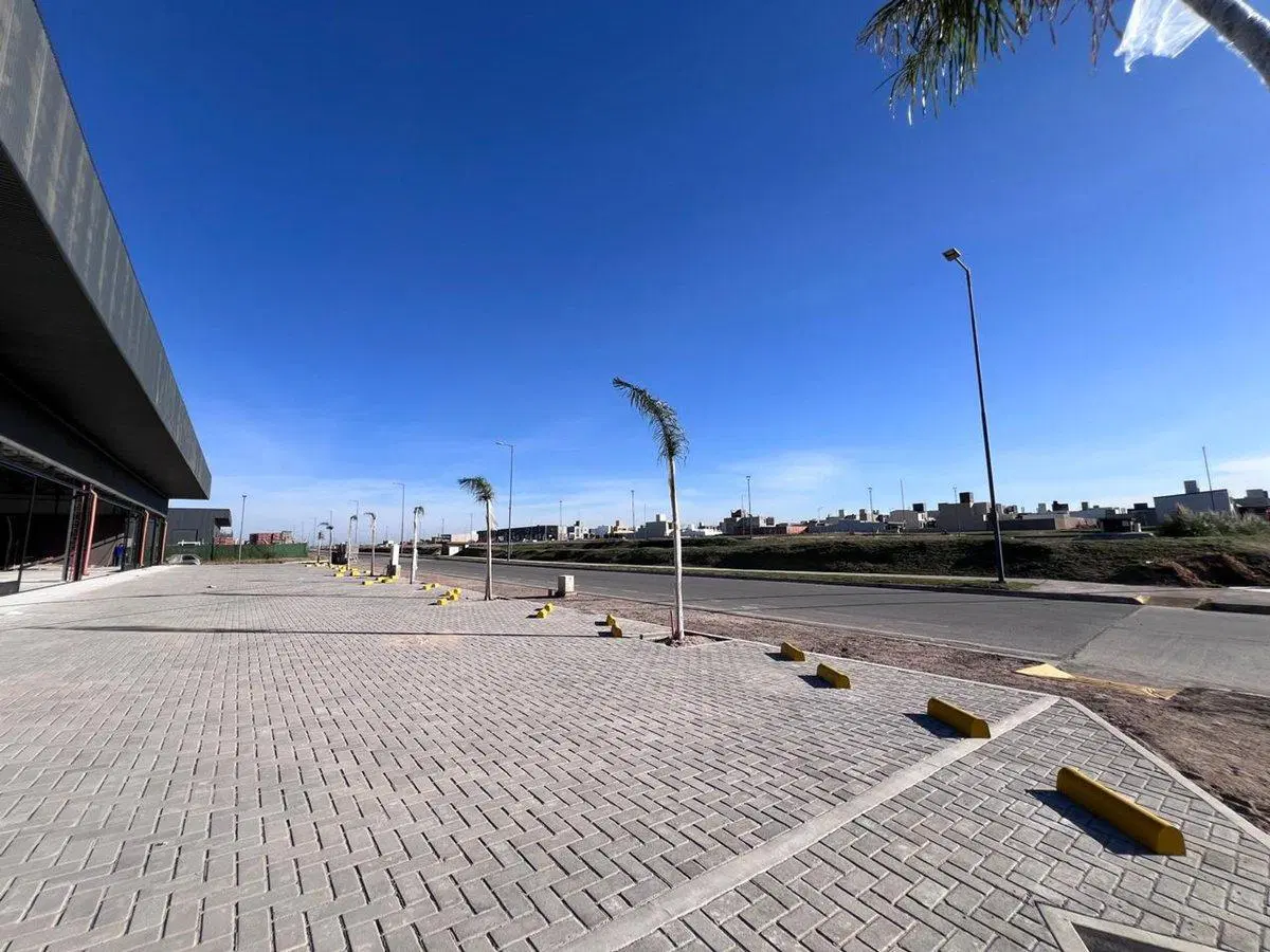 Local comercial en  Docta Urbanización 150 m2 8