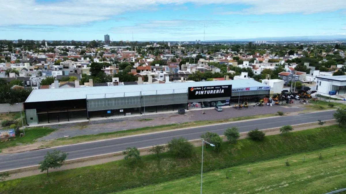 LOCAL COMERCIAL 300 MTS SOBRE CIRCUNVALACION 4