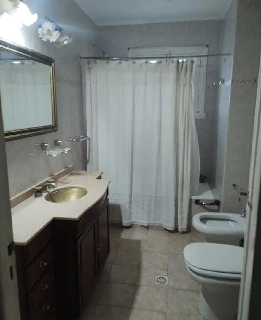 LA FALDA CENTRO CASA 2 DORMITORIOS VENDE 4