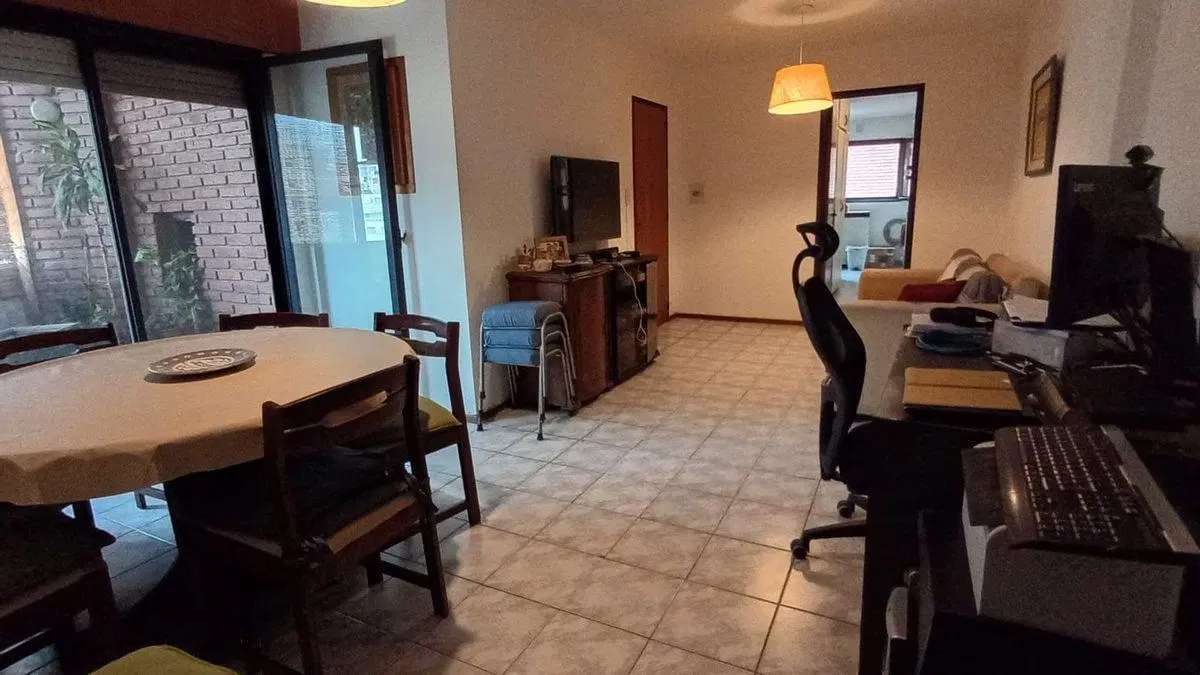 VENTA DPTO 3 DORM MAS COCHERA ALBERDI 4