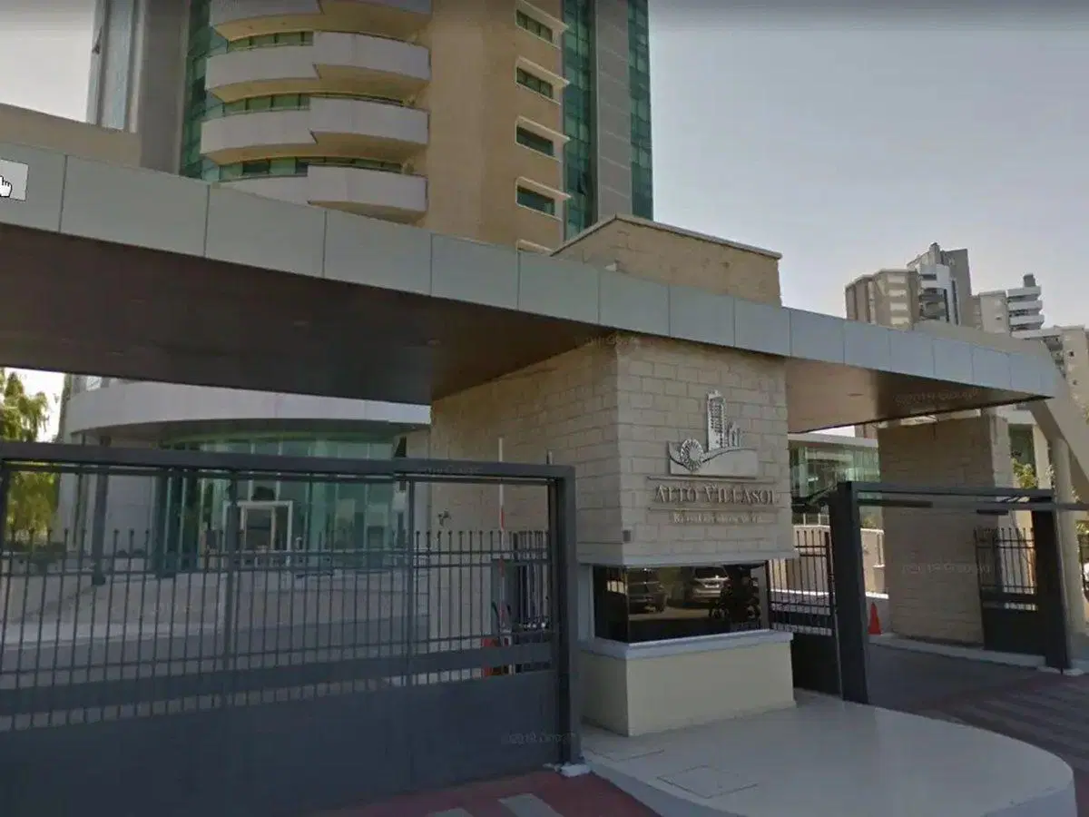 VENTA COCHERA EN ALTO VILLASOL 4