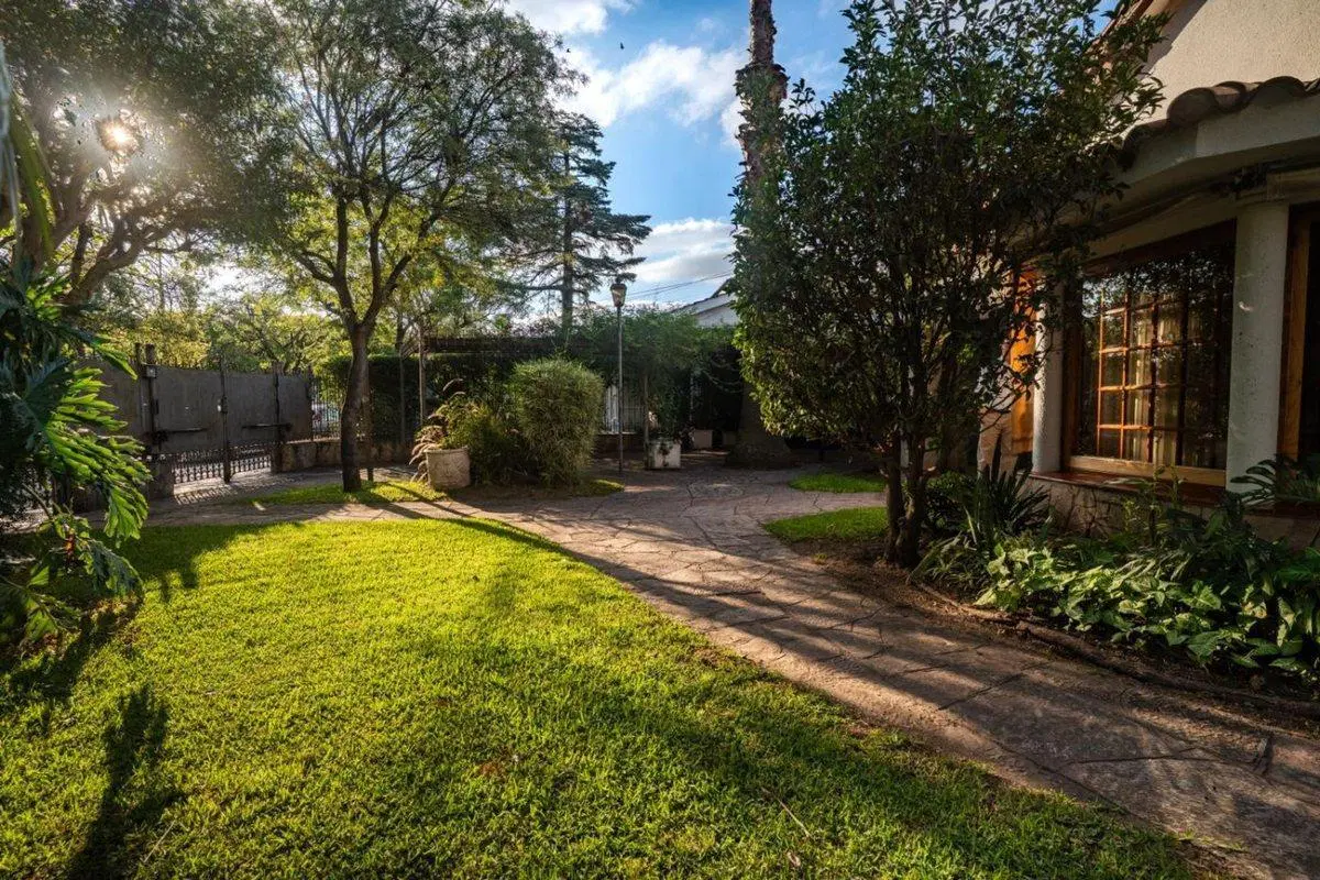VENTA TERRENO 1877 m2 AV RAFAEL NUÑEZ DESARROLLO 4