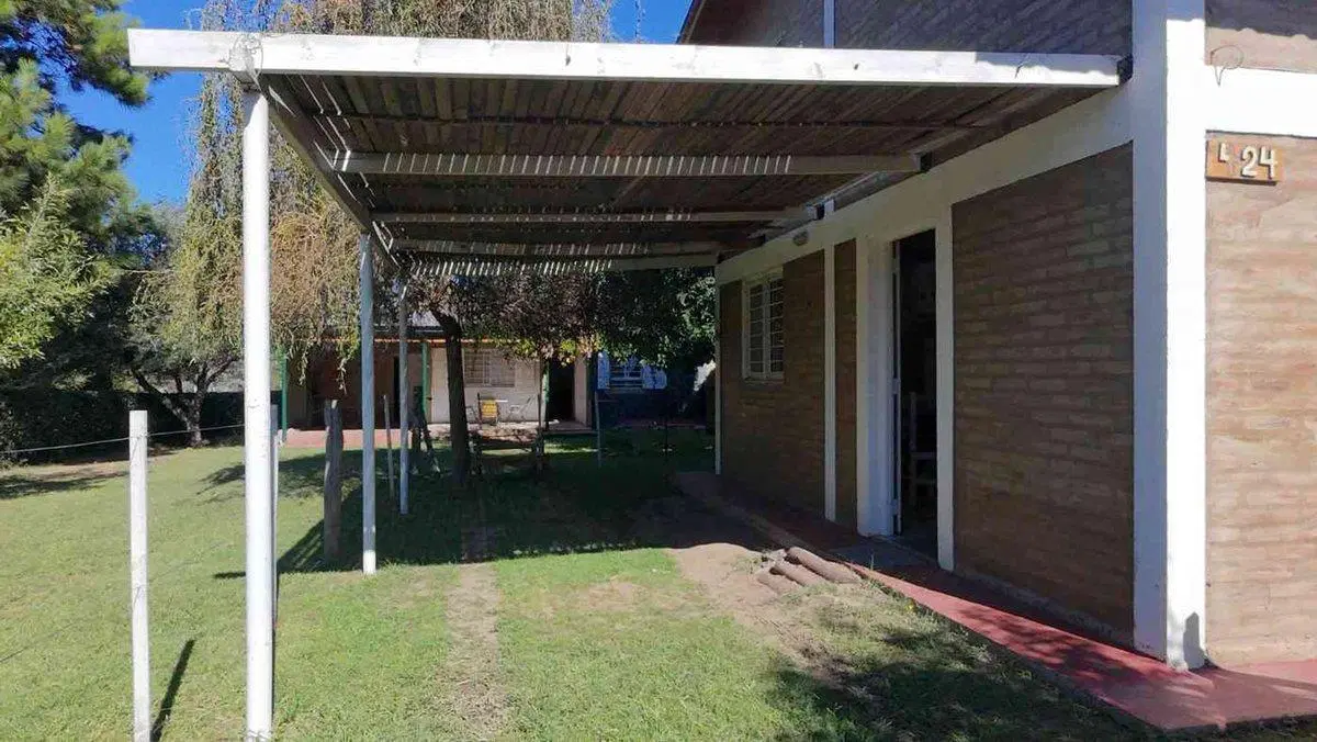 SE VENDEN 2 CASAS SOBRE LOTE DE 480m2 V. RUMIPAL 4