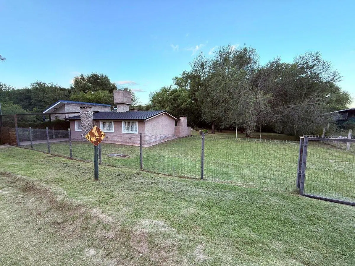 VENTA CASA 2 DORMITORIOS - PILETA - CABALANGO 3