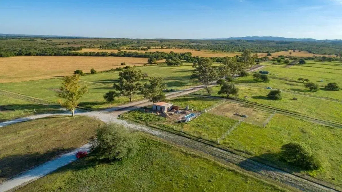 VENTA LOTE 300M2 Lomas de Anisacate con seguridad 3