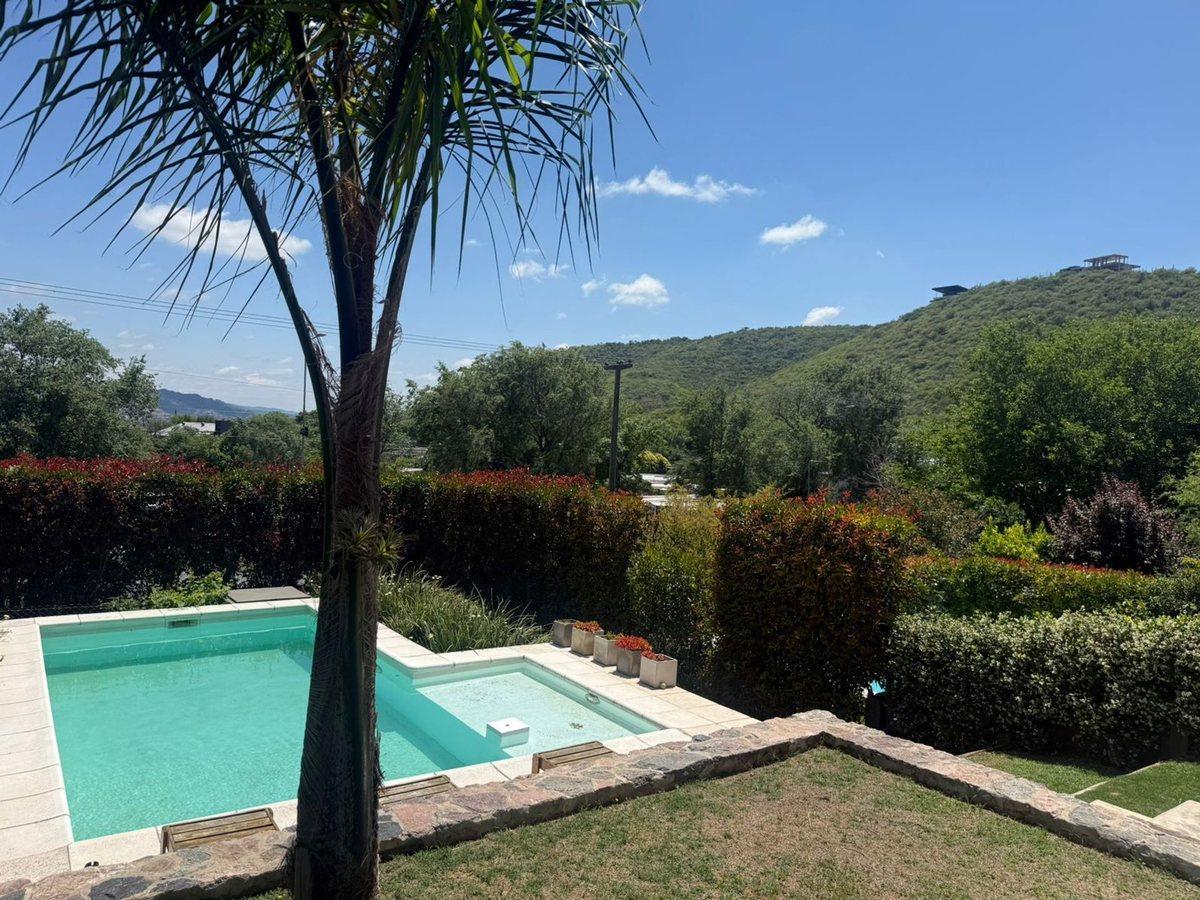 Casa 3 dormitorios en Country La Cuesta c/pileta