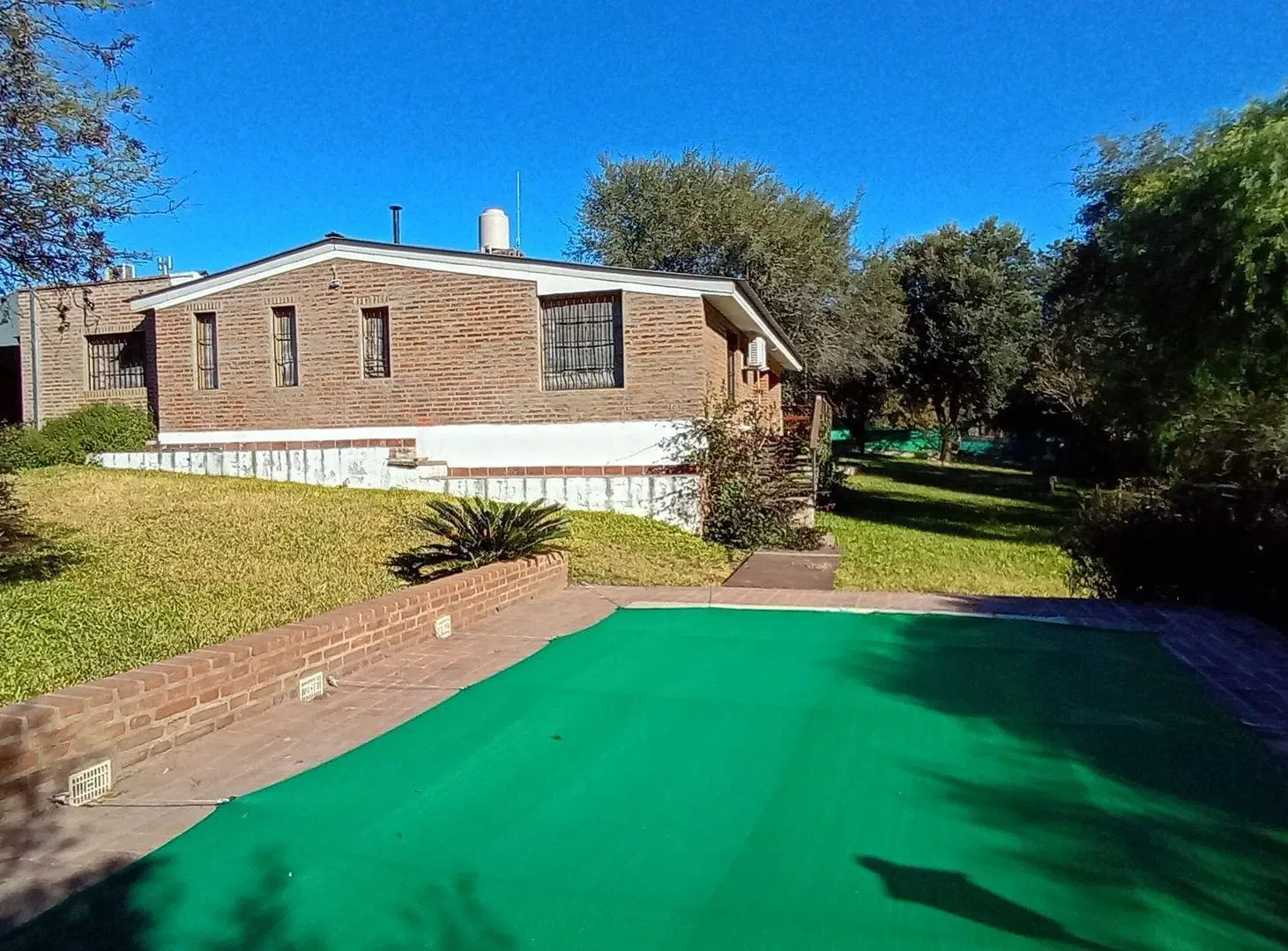 Venta - Casa de Categoría en Villa Los Aromos 4