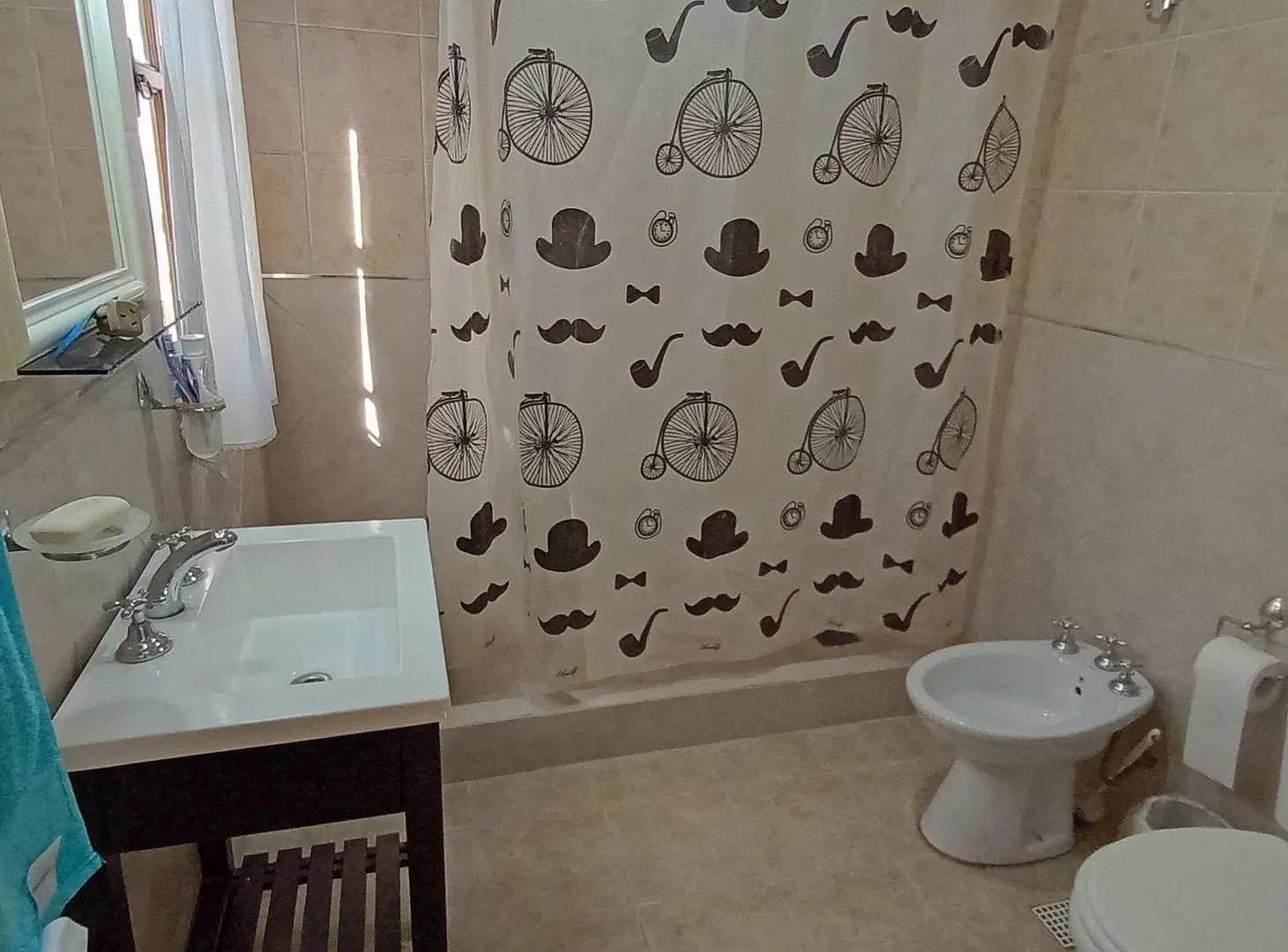 Venta - Casa de Categoría en Villa Los Aromos 2