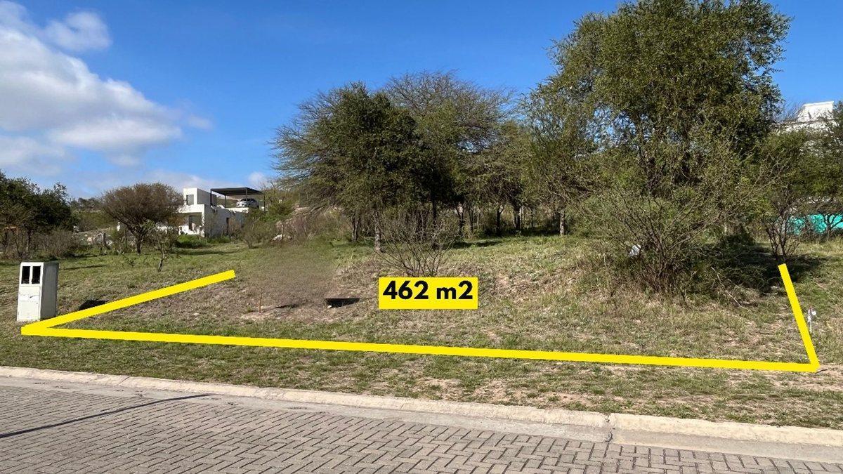 LOTE EN COLINAS DE LA DESEADA 462M2 SEGURIDAD