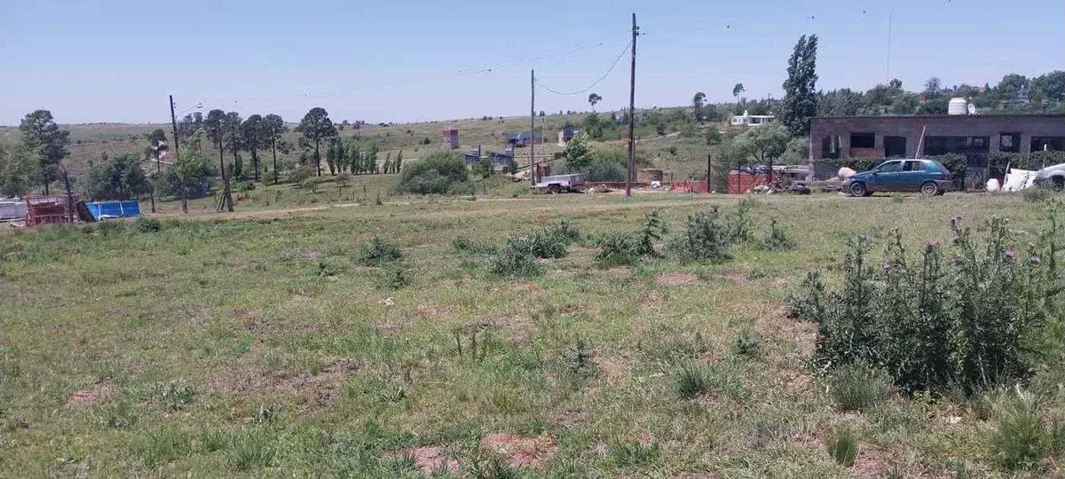 SE VENDEN ULTIMOS 3 LOTES VILLA YACANTO 215 m2 C/U 5
