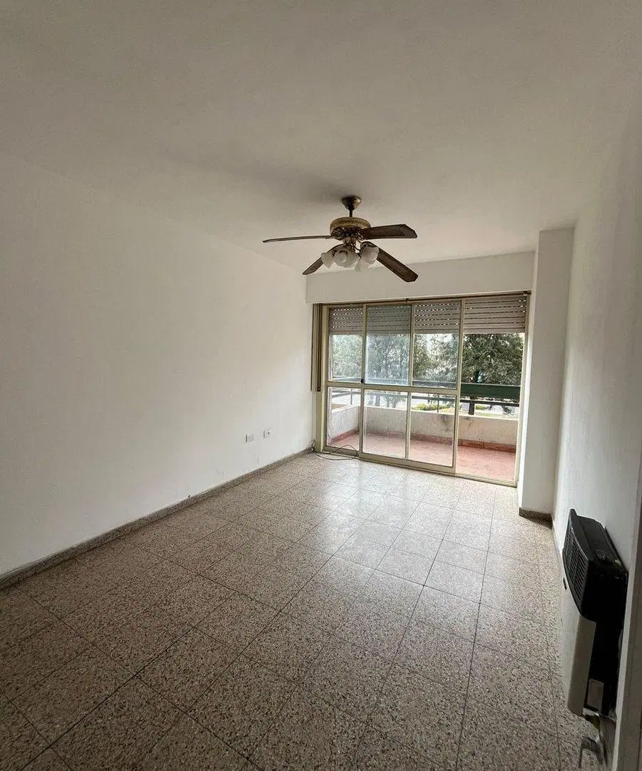 SE VENDE DEPTO AV GRAL PAZ UN DORMI CON BALCON 4