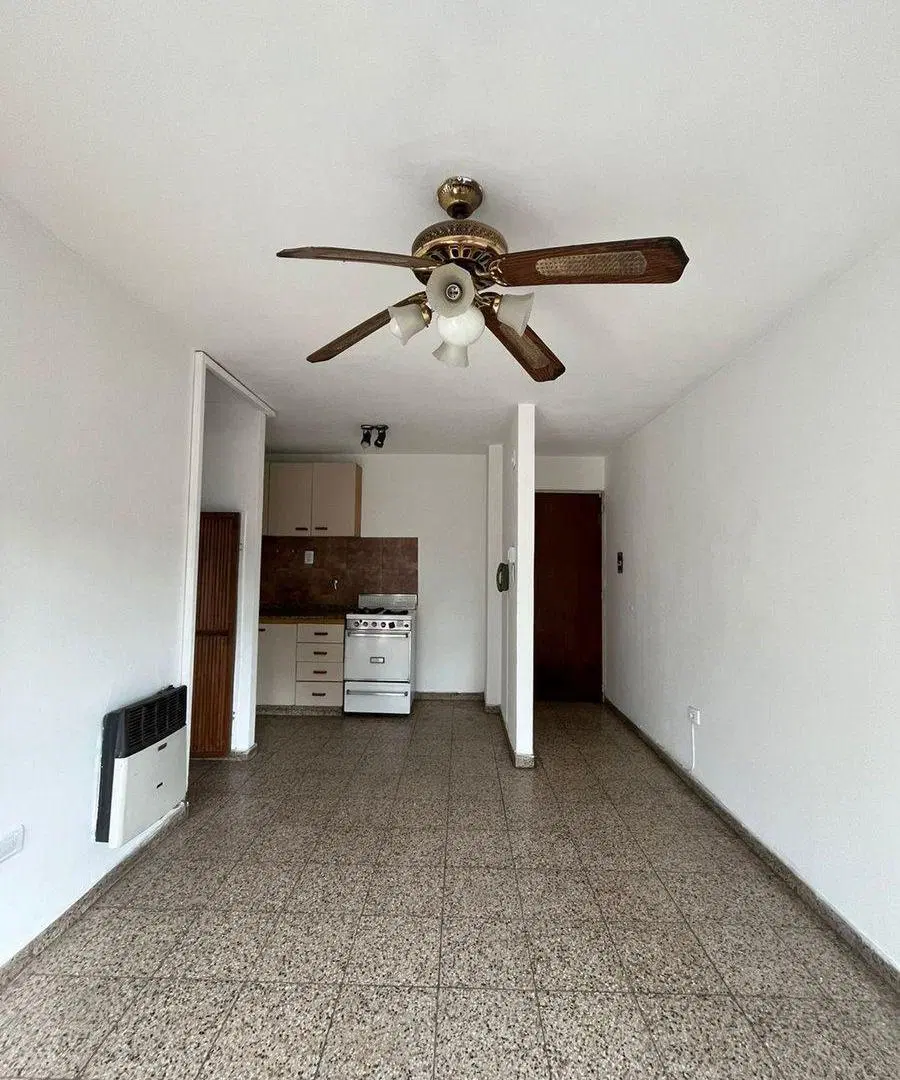 SE VENDE DEPTO AV GRAL PAZ UN DORMI CON BALCON 2