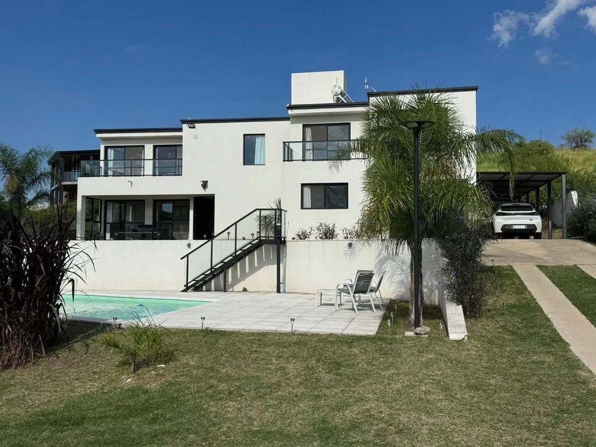 CASA CATEGORIA VISTAS DEL LAGO CARLOS PAZ PISCINA 5