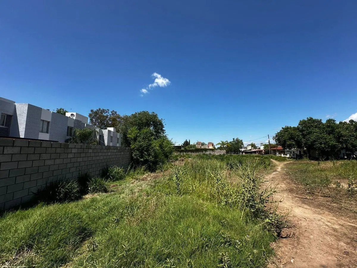 LOTE 1.152 M2 A UNA CUADRA DE DONATO ALVAREZ 4