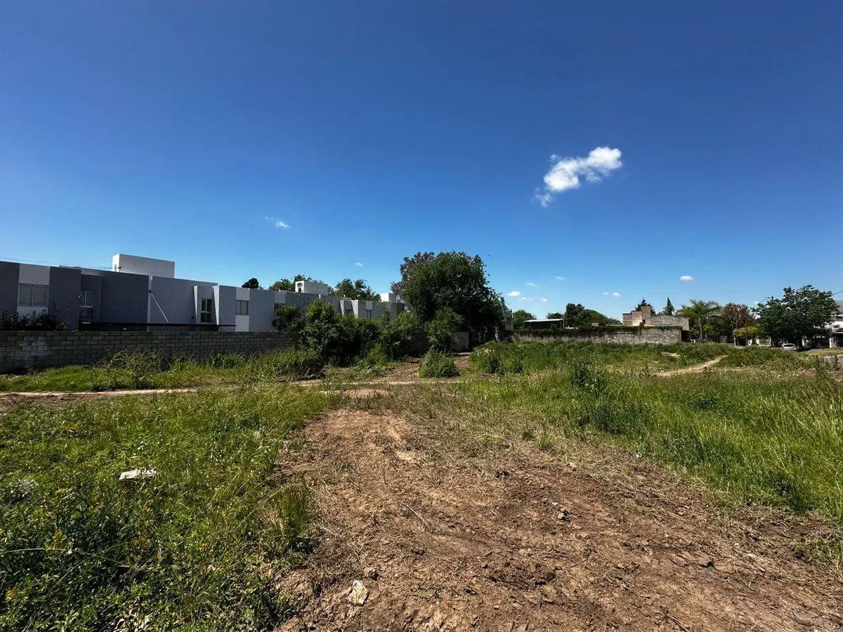 LOTE 1.152 M2 A UNA CUADRA DE DONATO ALVAREZ 4