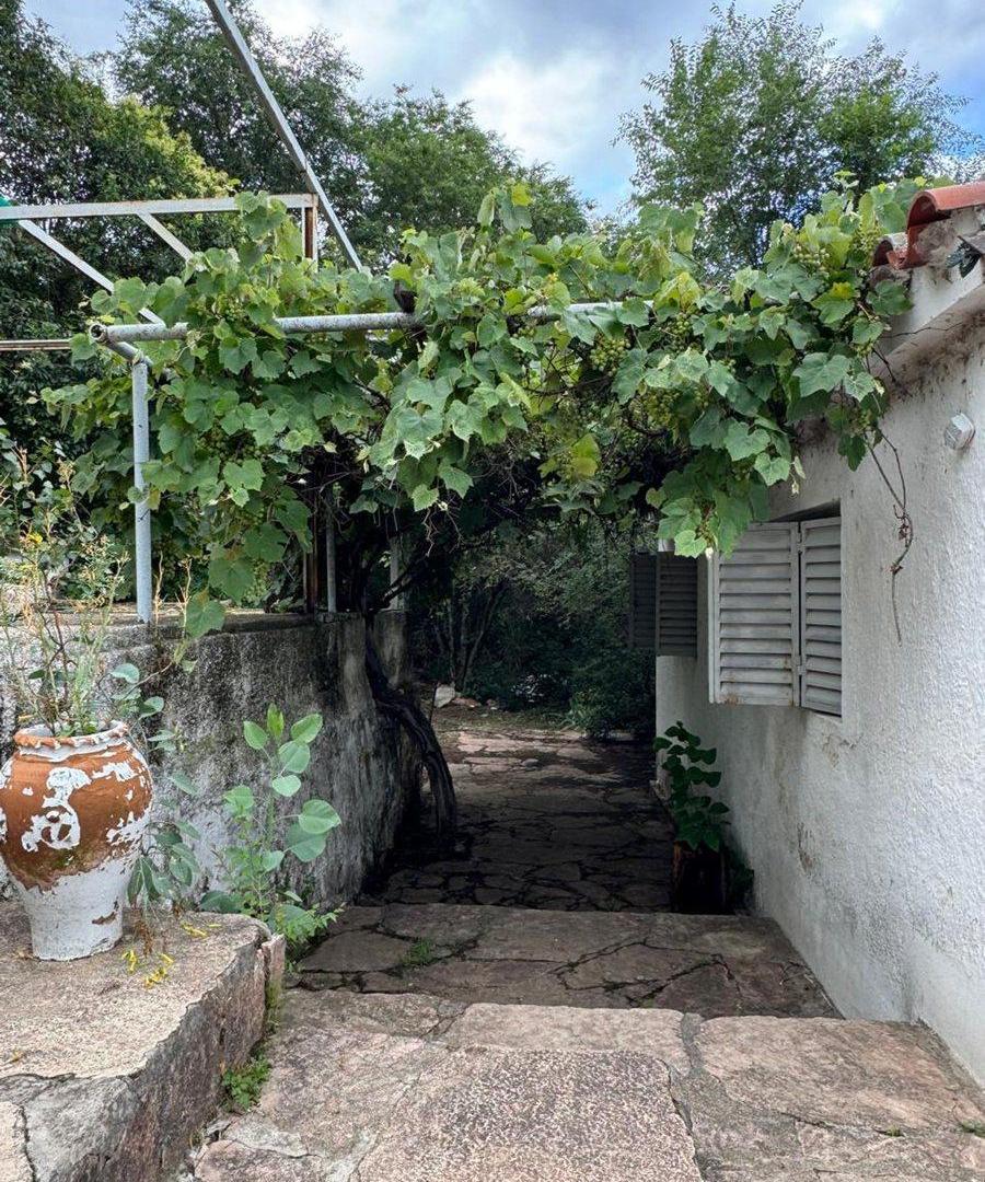Foto de CASA 3 DORMITORIOS EN TANTI A 50 METROS DE LA RUTA, imagen 3