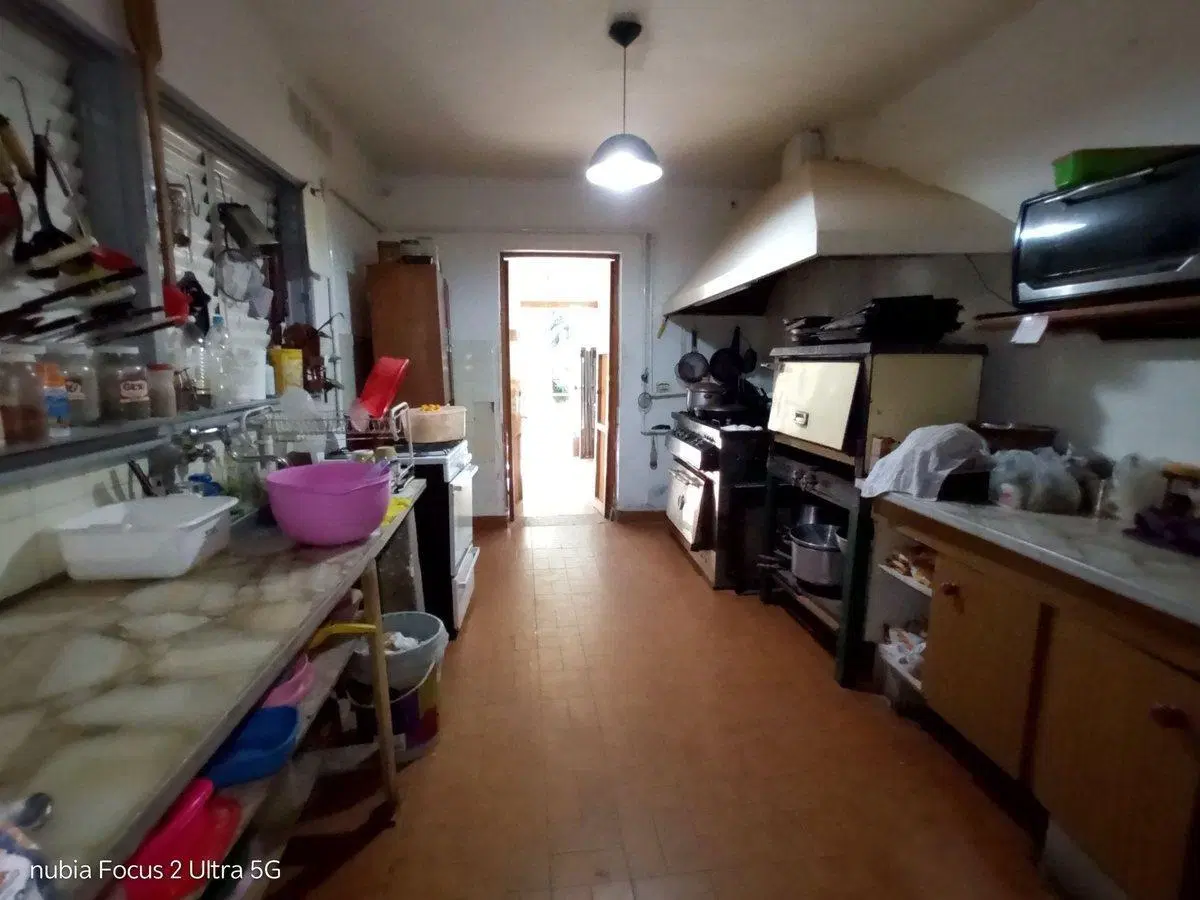 SE VENDE HOSTERÍA 100 METROS AL LAGO VILLA RUMIPAL 5