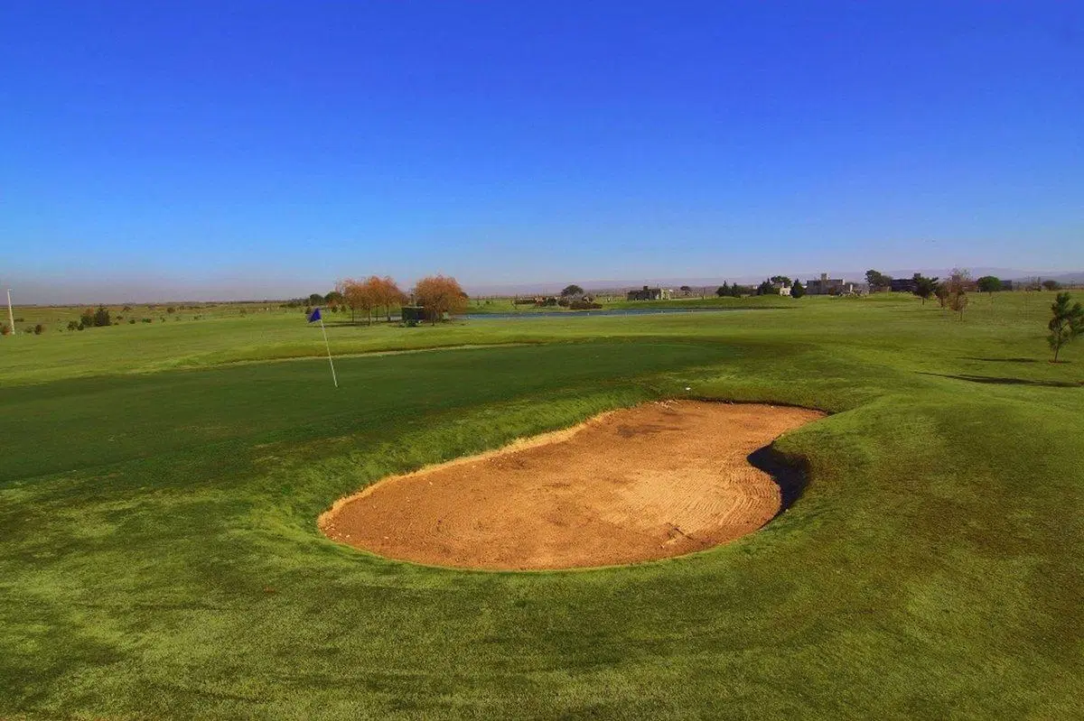 TERRENO DE 1700M2 EN VENTA LA CASCADA COUNTRY GOLF 2