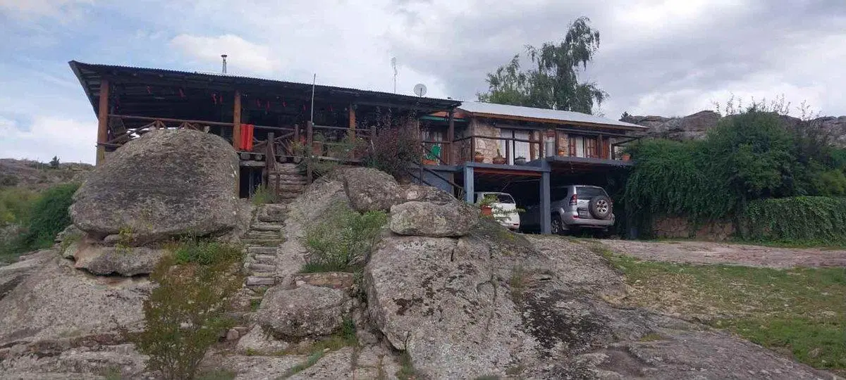 SE VENDE CASA C/ARROYO PROPIO  7.4h LA CUMBRECITA 5