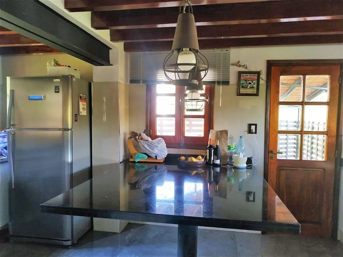 IMPONENTE CASA EN LAS DELICIAS 8