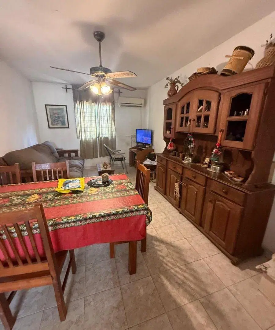 VENTA CASA 3 DORMITORIOS-GRAN PATIO-ARGUELLO 5